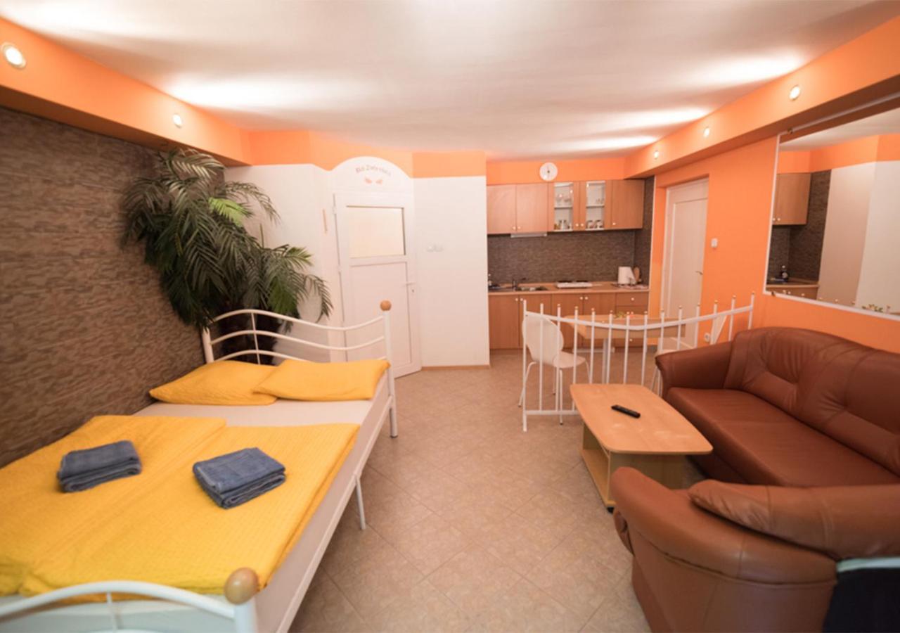Klub Zlata Ribica Hotel Jesenice Buitenkant foto