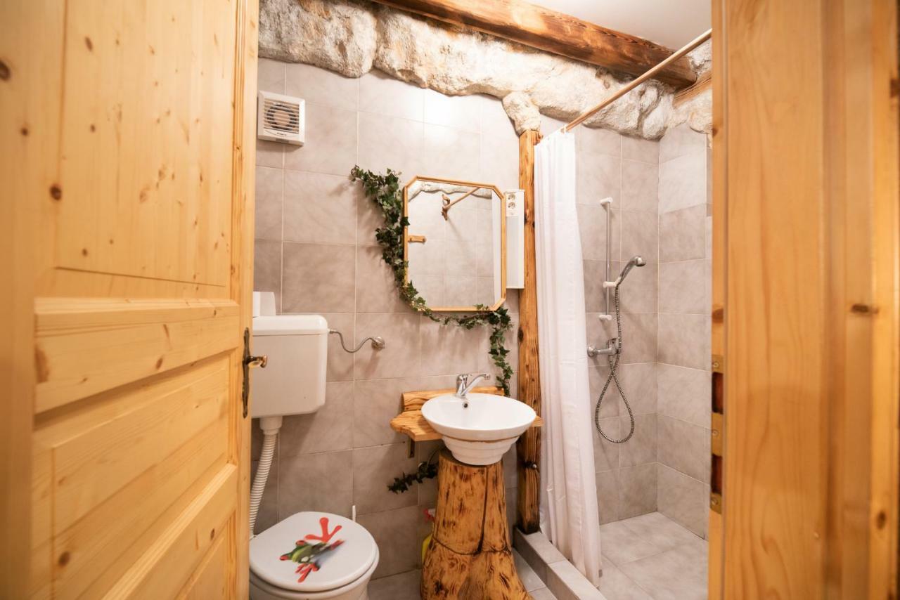 Klub Zlata Ribica Hotel Jesenice Buitenkant foto