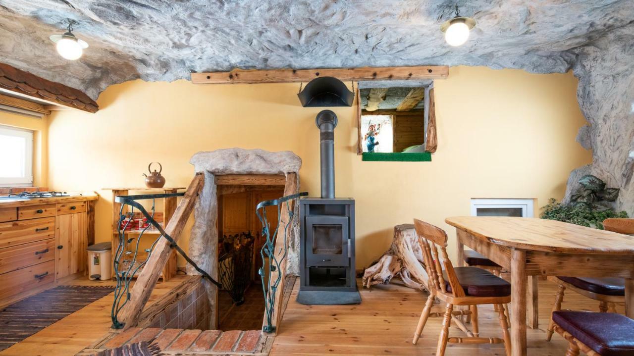 Klub Zlata Ribica Hotel Jesenice Buitenkant foto